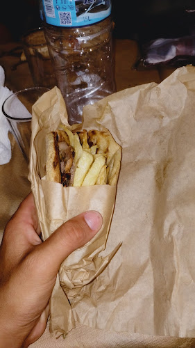 Opinii despre Γύρος Στα Κάρβουνα "Ο Σπύρος" în Καβάλα - Γαστρονομία και φιλοξενία