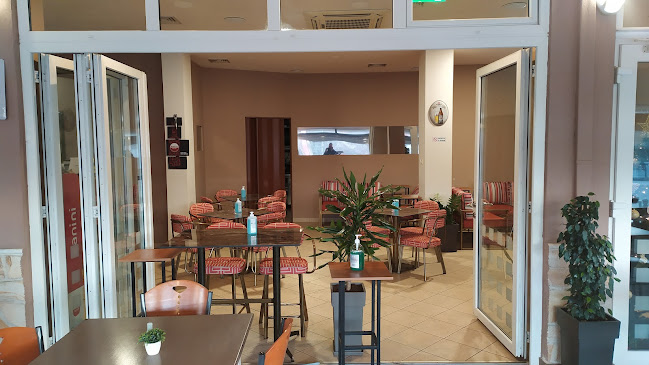 Καφέ - Μεζεδοπωλείο "Φουλ του Μεζέ..."