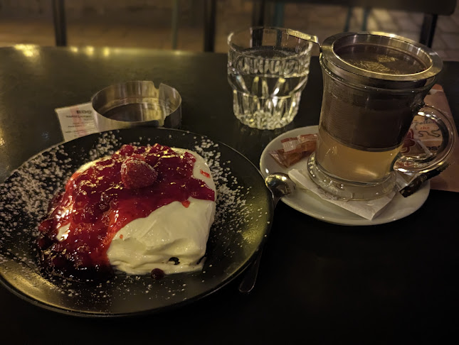 Πλ. Αγίας Ειρήνης 4, Αθήνα 105 60