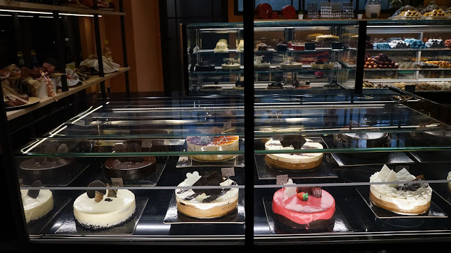 Opinii despre KELESIDIS patisserie în Λάρισα - Γαστρονομία και φιλοξενία