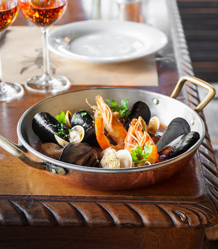 Opinii despre ΙΩΛΚΟΣ - Γεύσεις Θάλασσας în Γλυφάδα - Γαστρονομία και φιλοξενία