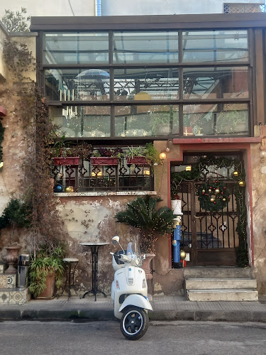 Αλκμήνης 7, Αθήνα 118 54