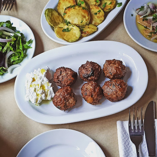 Opinii despre Sinaxis Meze Bistrot în Λάρισα - Γαστρονομία και φιλοξενία