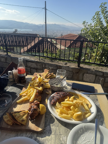 Opinii despre Τα σκαλάκια της χαράς în Άλλη Μεριά - Γαστρονομία και φιλοξενία