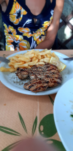 Opinii despre Αυλή în Όρμος Υστερνίων - Γαστρονομία και φιλοξενία