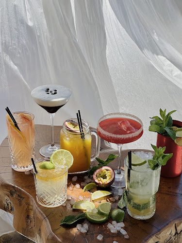 Opinii despre Loft Cocktail Bar în Νικήτη - Γαστρονομία και φιλοξενία