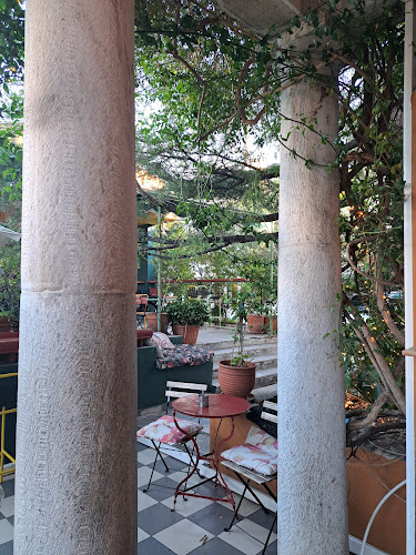 Αγ. Θεοδώρων 5, Κηφισιά 145 62