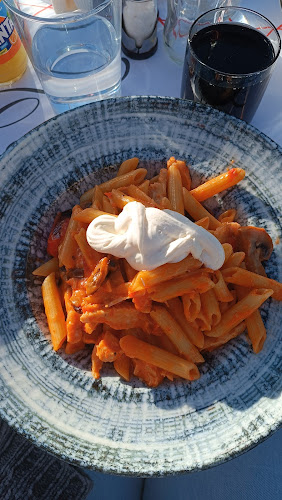 Opinii despre Abona Kamena Vourla în Καμένα Βούρλα - Γαστρονομία και φιλοξενία