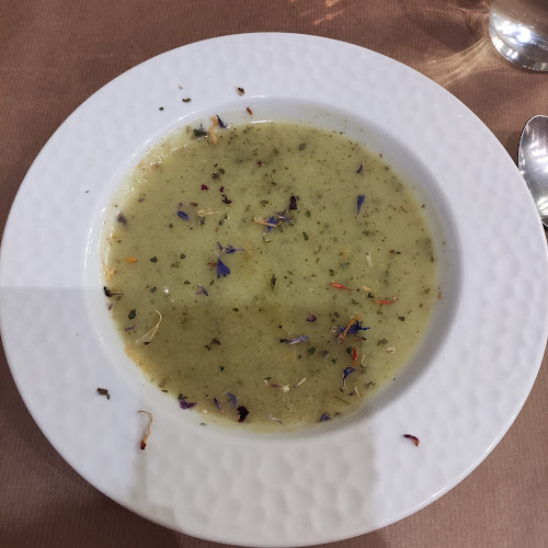 Στην Πόλη - Γαστρονομία και φιλοξενία