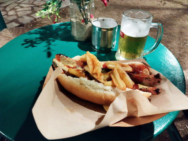 Opinii despre Theios - Strictly Gourmet Street Food în Μύρινα - Γαστρονομία και φιλοξενία