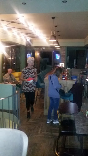 Opinii despre Cafe Bar Roloi, Edessa, 58200, Greece în Έδεσσα - Γαστρονομία και φιλοξενία