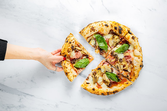 Totonno Pizzeria - Γαστρονομία και φιλοξενία