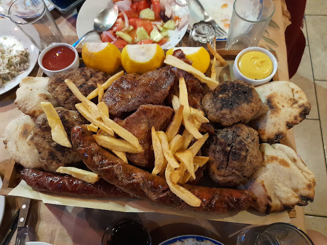 Opinii despre Το Κουτούκι του "Παίδαρου" în Κερατσίνι - Γαστρονομία και φιλοξενία