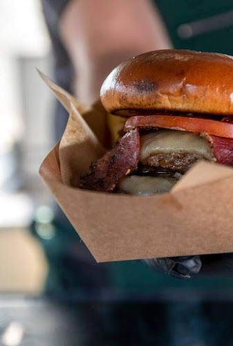 Opinii despre Theios - Strictly Gourmet Street Food în Μύρινα - Γαστρονομία και φιλοξενία