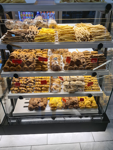 Μαρίας Χατζηκυριάκου 84, Πειραιάς 185 38