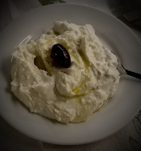 Κυρά Ματούλα - Γαστρονομία και φιλοξενία