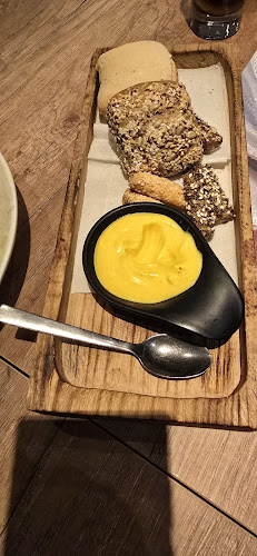 Ακτή Θεμιστοκλέους 25, Πειραιάς 185 37