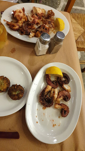 Opinii despre Καφενείο Η Παλιά Αγορά (Κουντούρη) în Νάουσα - Γαστρονομία και φιλοξενία