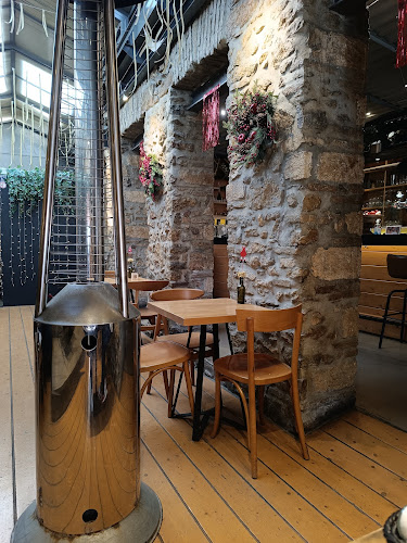 Opinii despre 33 ΑΔΡΙΑΝΟΥ în Αθήνα - Γαστρονομία και φιλοξενία