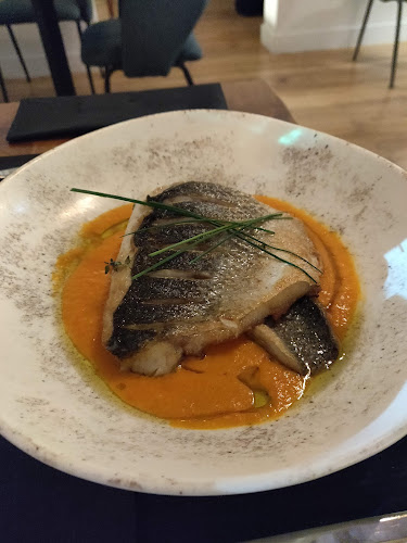 Οινόα - Γαστρονομία και φιλοξενία