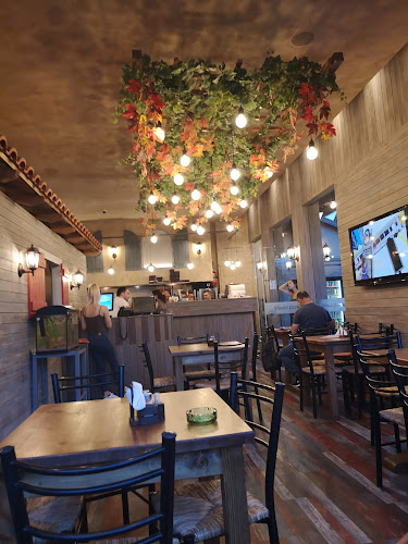 Opinii despre Γεύσεις ...στη λαδόκολλα în Ελευσίνα - Γαστρονομία και φιλοξενία