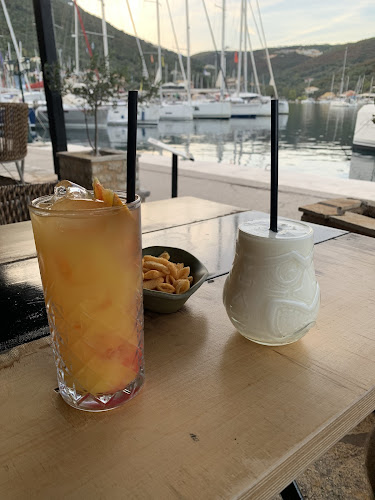 Opinii despre Λιοτρίβι καφέ în Σύβοτα - Γαστρονομία και φιλοξενία