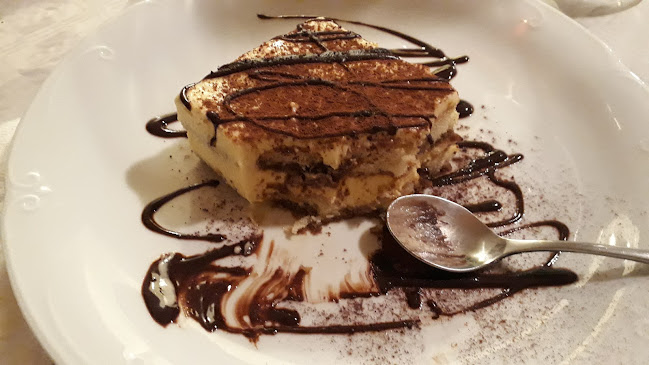 Πλατεία Τριών Ιεραρχών, Σκιάθος 370 02