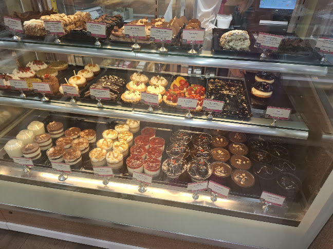 Opinii despre Bakery Neratzoulis în Μάλια - Γαστρονομία και φιλοξενία