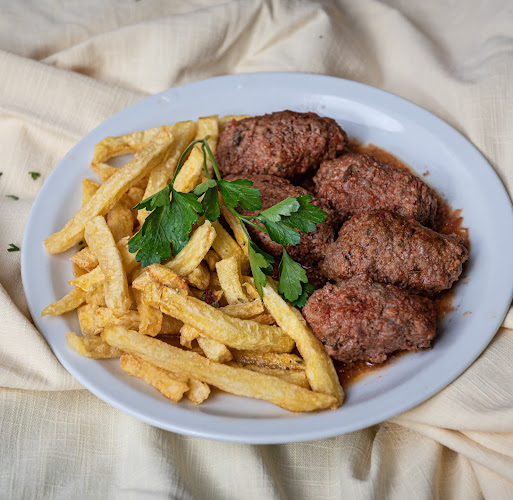 Το Δίχαλο Χανιά