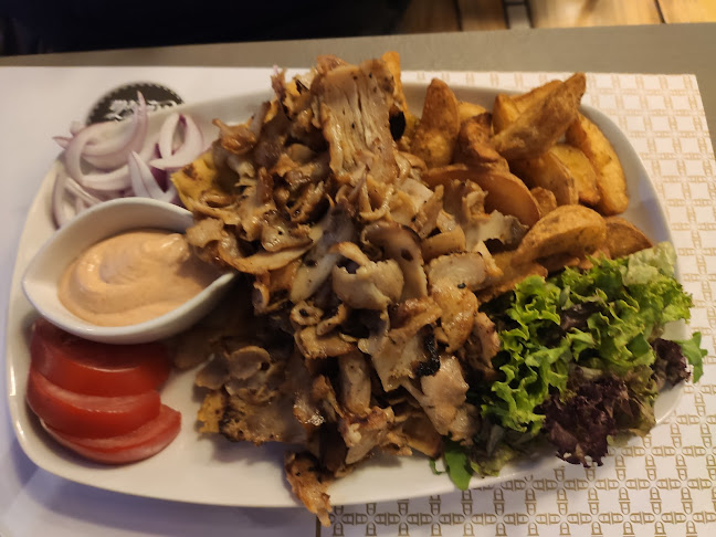 Ionos Plaka - Γαστρονομία και φιλοξενία