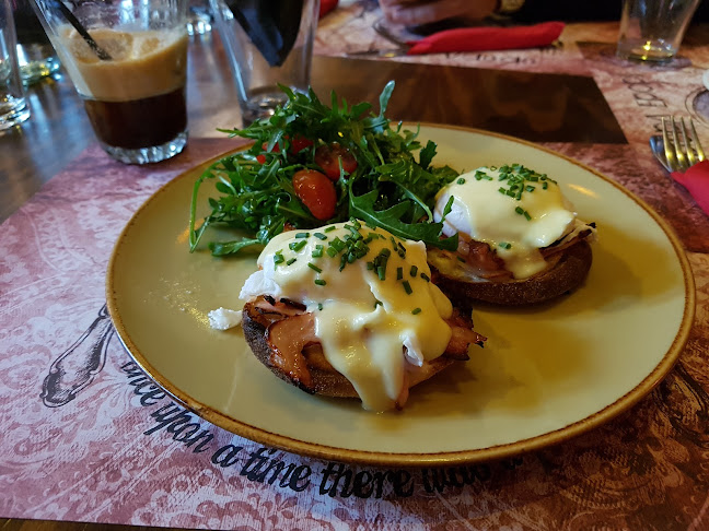 Αλκμήνης 7, Αθήνα 118 54