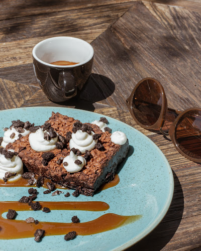 Λεωφ. Μεσογείων 234, Χολαργός 155 61