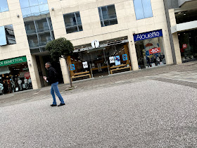 Et Toi wine bar restaurant