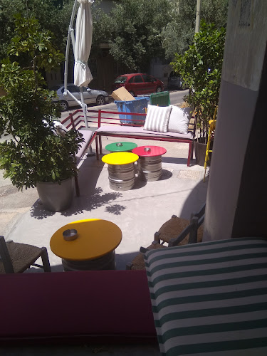 Ιολάου 29, Αθήνα 118 52