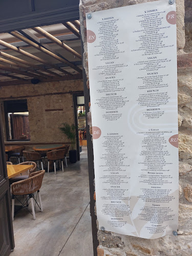 Xalavro Open Bar Restaurant