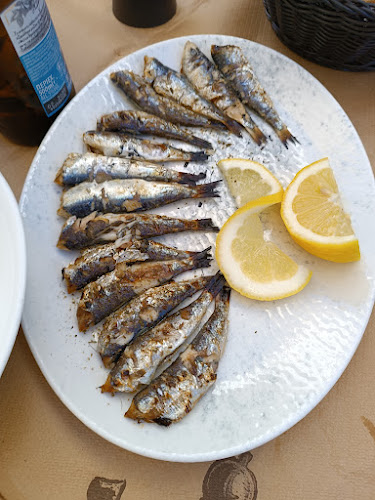 Το λιμάνι μεζεδοπωλείο Λαυριο