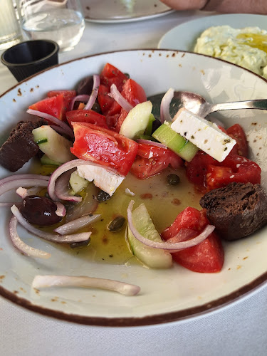 Ταβέρνα Η Ακρόπολη - Γαστρονομία και φιλοξενία