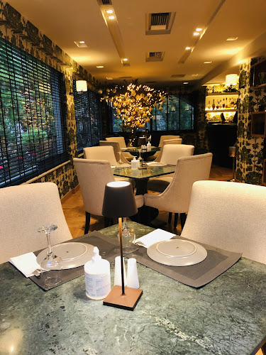 Πλ. Κωνσταντίνου Καραμανλή 349, Κηφισιά 145 63