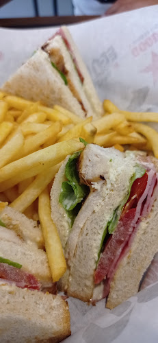 Opinii despre Goody's Burger House ΣΕΑ ΜΕΓΑΡΑ ΙΙ în Μέγαρα - Γαστρονομία και φιλοξενία