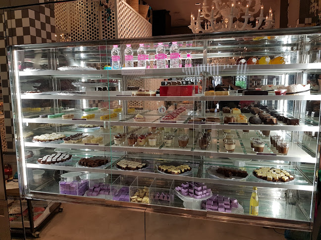 Fresh Ζαχαροπλαστεία - Δελενίκα Ελένη - Γαστρονομία και φιλοξενία