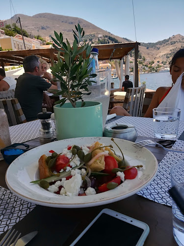 Opinii despre PETALO Symi Food Bar în Σύμη - Γαστρονομία και φιλοξενία