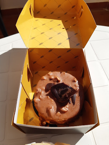 Bakery. Bakerei. Булочная-кондитерская - Σταυρωμένος