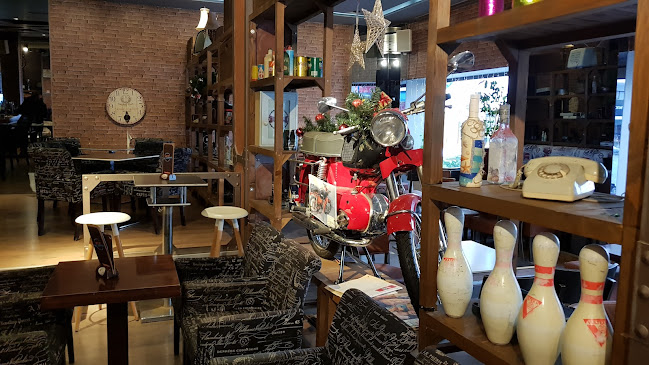 ME XRWMA - Γιαννιτσά