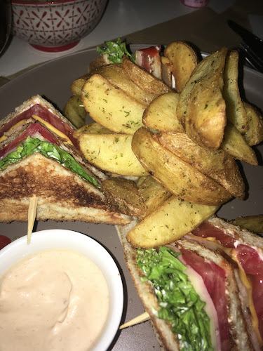 Comentarii opinii despre Istiaia café & bistro