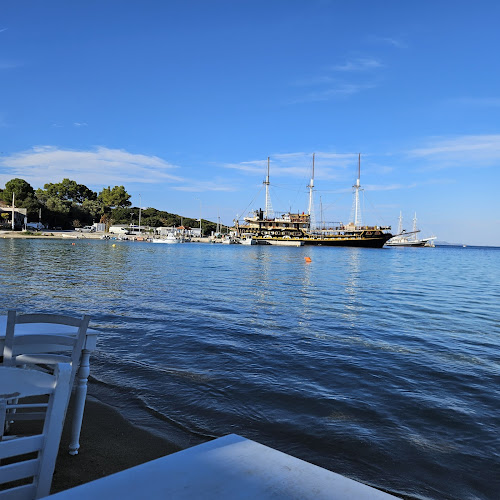 Αρίστος - Γαστρονομία και φιλοξενία