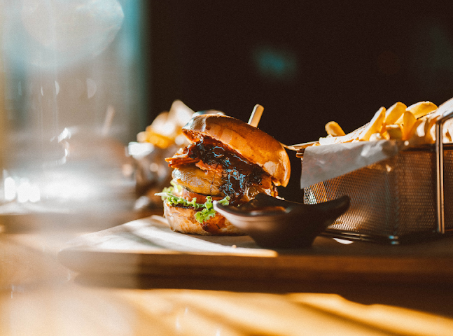 Boiler Food Bar - Γαστρονομία και φιλοξενία