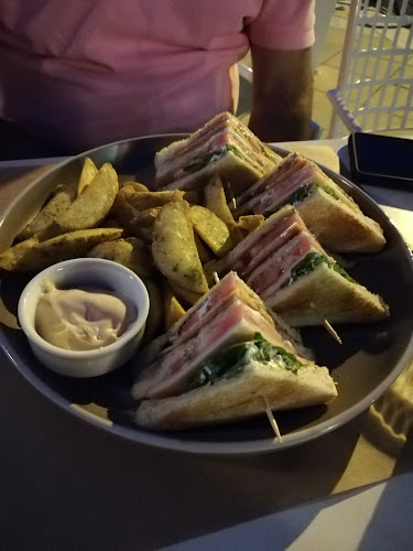 Istiaia café & bistro - Γαστρονομία και φιλοξενία