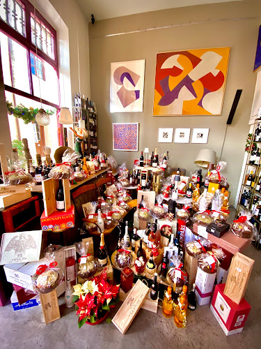 TORTUGA ArtCafè Winebar Gallery