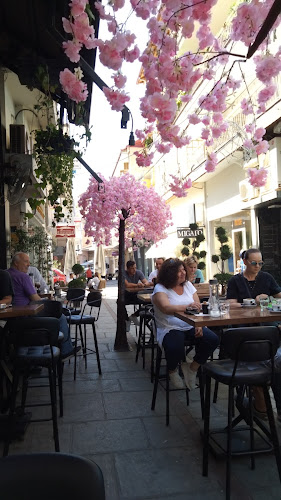 Opinii despre El grano de cafe în Καστοριά - Γαστρονομία και φιλοξενία