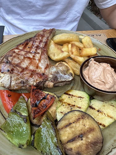 Opinii despre Πετούσης Ταβέρνα (Ηράκλειο) în Ηράκλειο - Γαστρονομία και φιλοξενία